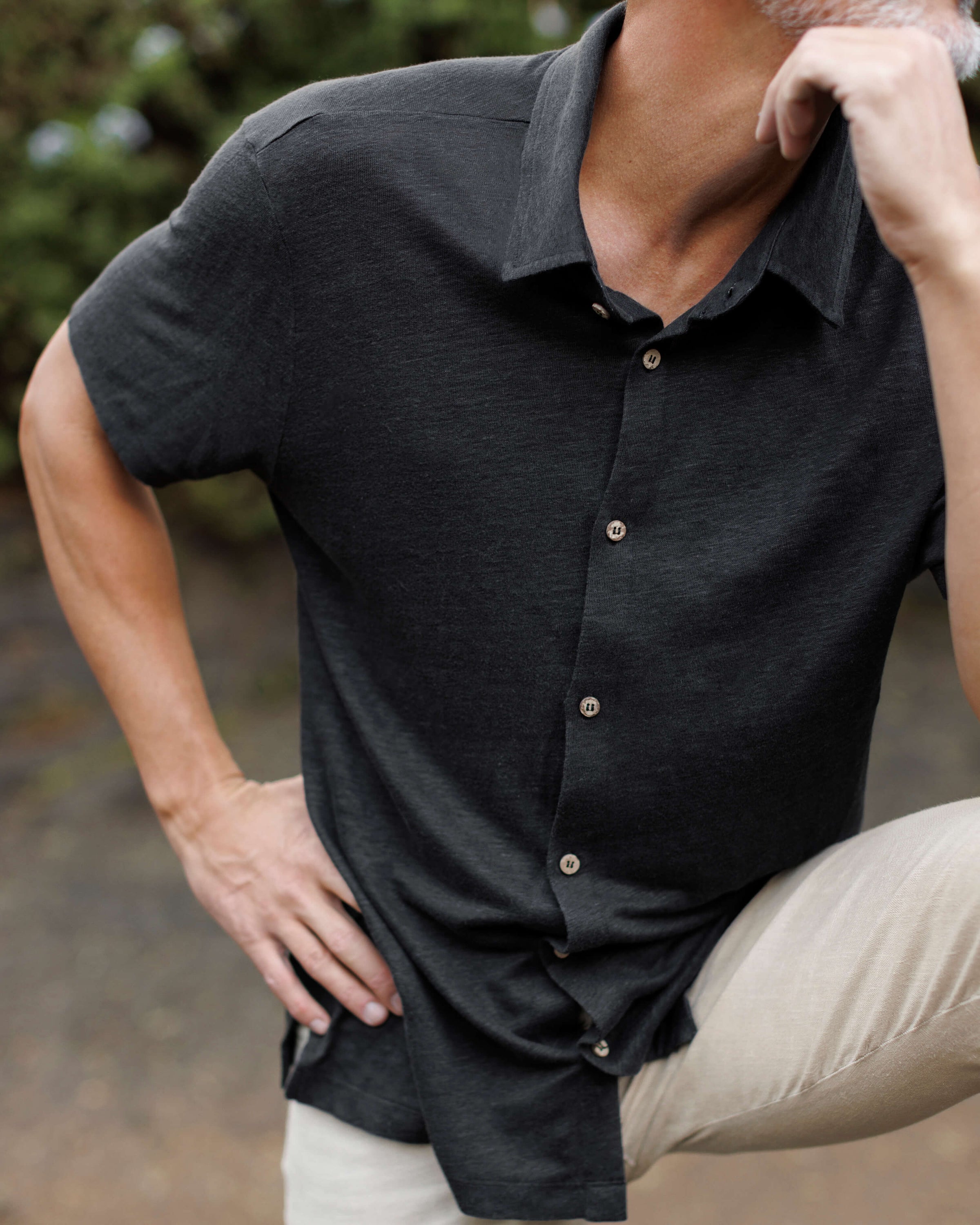 Knit Ola Linen Short Sleeve Button Up Shirt - Sustainable French Linen / Black Night