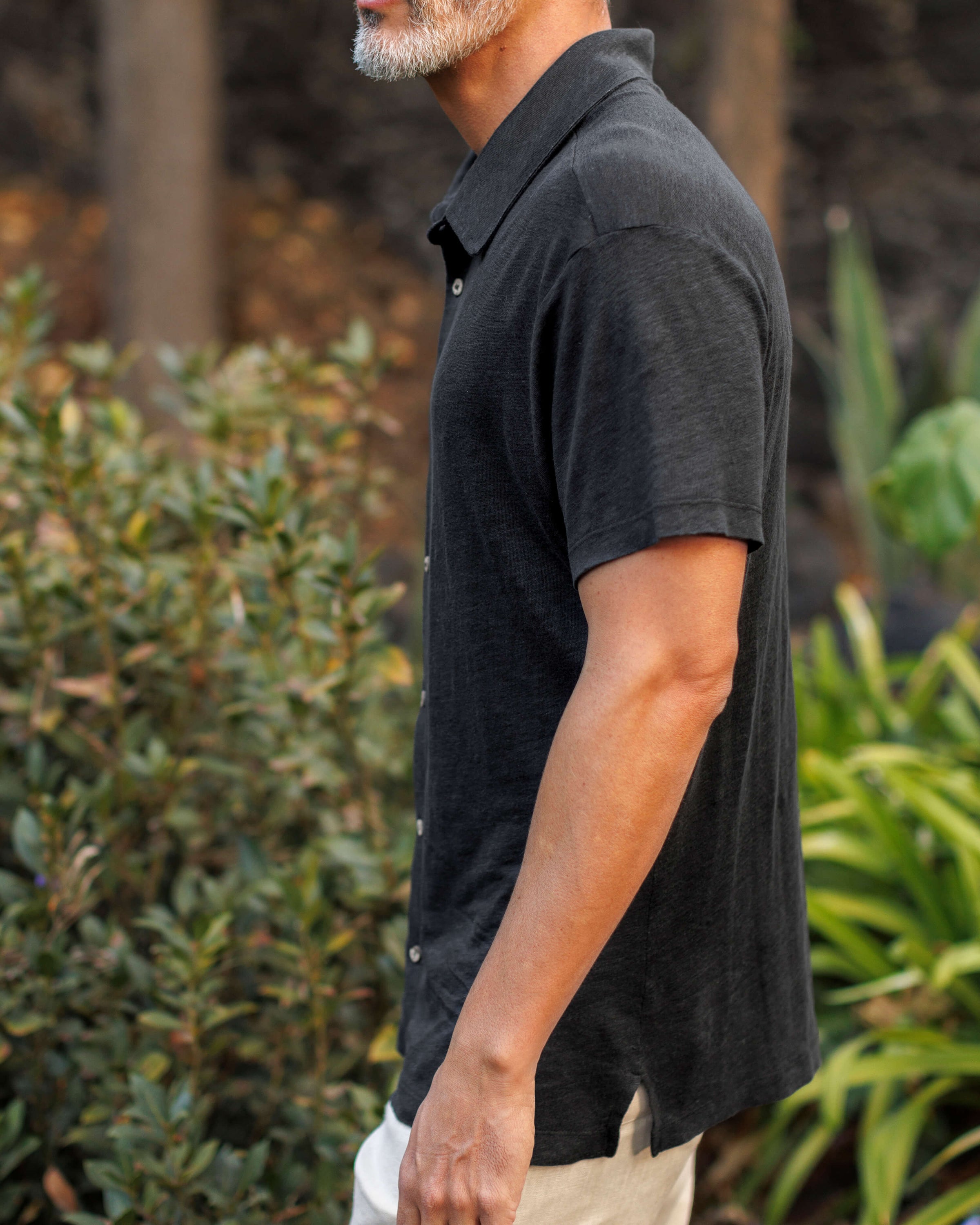 Knit Ola Linen Short Sleeve Button Up Shirt - Sustainable French Linen / Black Night
