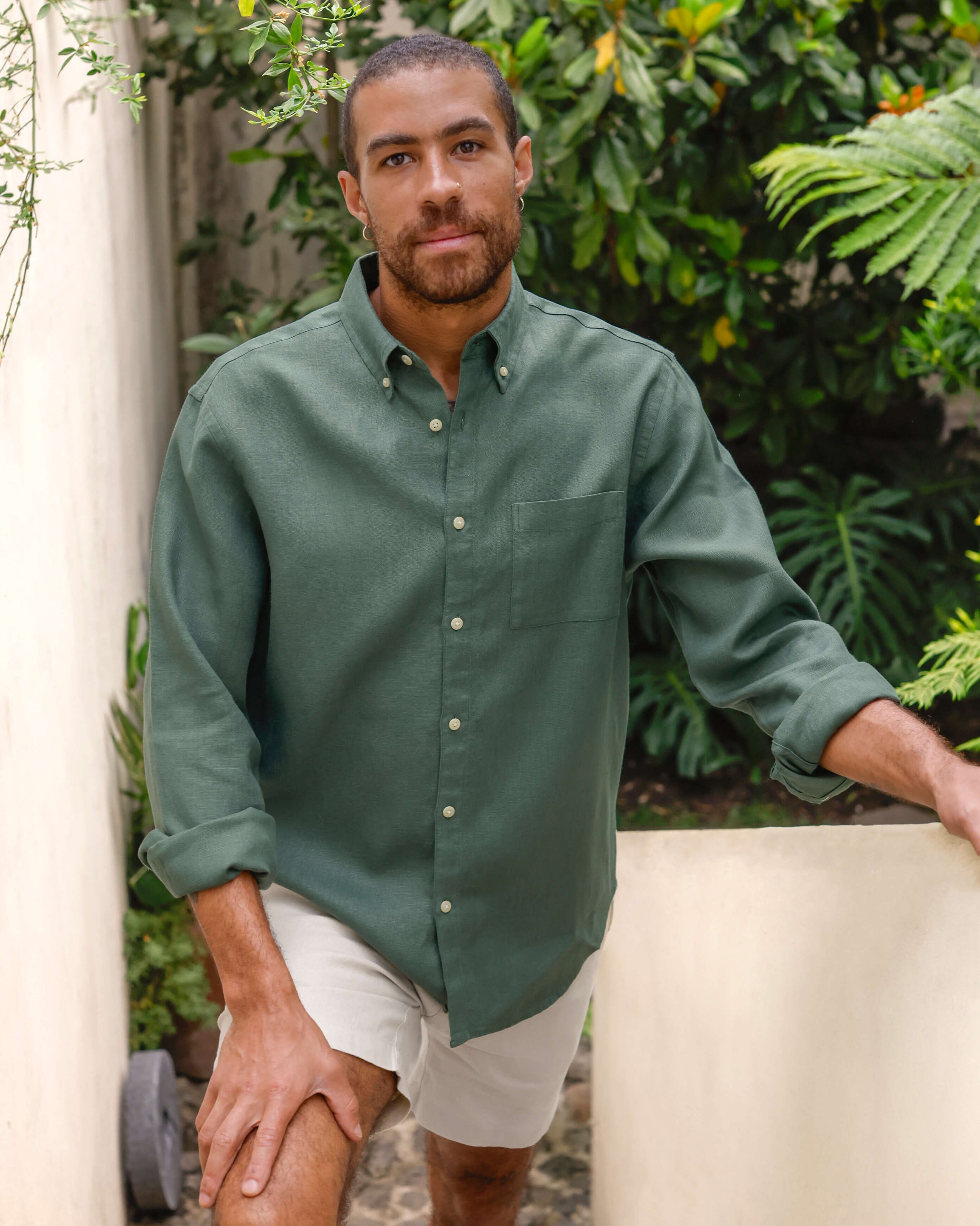 Playa Linen Button-Down Shirt - Sustainable French Linen / Forest Green Pine